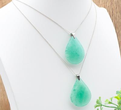 Pendentif Fluorine verte (avec bélière)